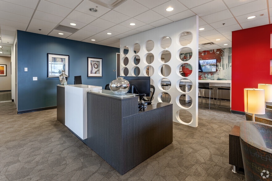 2355 Highway 36 W, Roseville, MN à louer - Photo intérieure – Image 3 sur 39