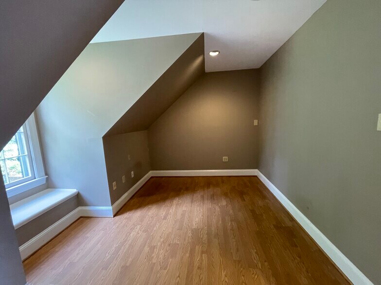 181 Charlotte St, Asheville, NC à louer - Photo de l’immeuble – Image 2 sur 7