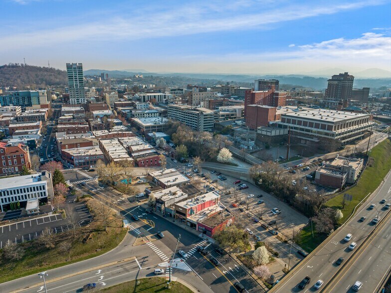 114 N Lexington Ave, Asheville, NC à louer - Photo de l’immeuble – Image 3 sur 43