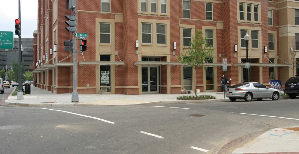 300 Massachusetts Ave NW, Washington, DC à louer - Photo de l’immeuble – Image 2 sur 58
