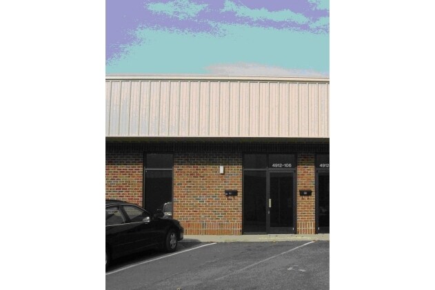 4904 Alpinis Dr, Raleigh, NC à louer - Photo de l’immeuble – Image 2 sur 14