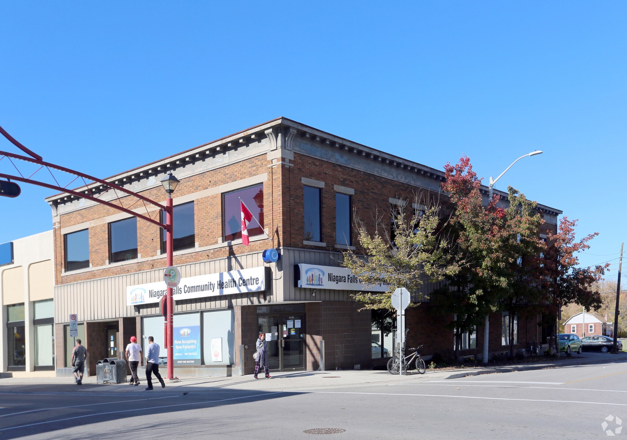 4481 Queen St, Niagara Falls, ON à vendre Photo principale– Image 1 sur 3