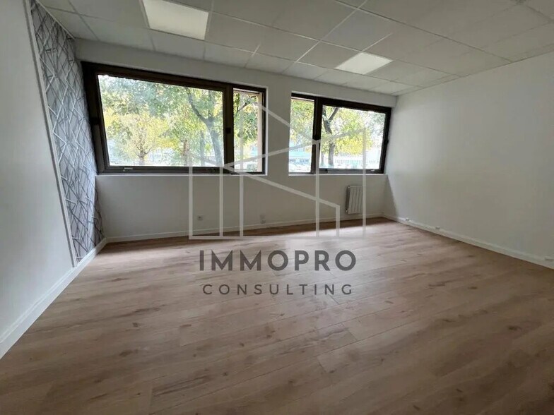 Bureau dans Rouen à vendre - Photo de l’immeuble – Image 2 sur 4