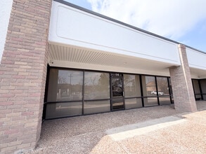 2411 NE Loop 410, San Antonio, TX à louer Photo intérieure– Image 2 sur 3