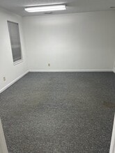 8051 Windham Lake Dr, Indianapolis, IN à louer Photo de l’immeuble– Image 1 sur 4