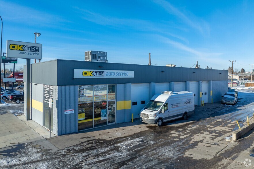 4814 17th Ave SE, Calgary, AB à louer - Photo de l’immeuble – Image 1 sur 6
