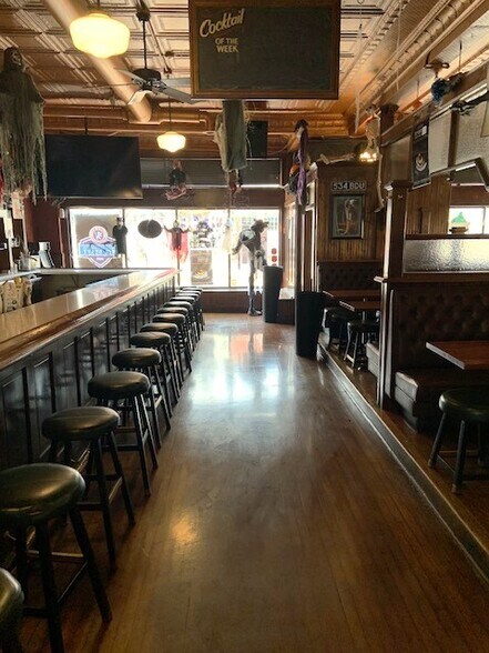 1237 Main St, Green Bay, WI à vendre - Photo intérieure – Image 2 sur 9