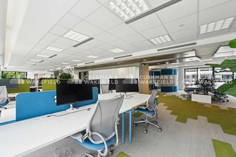 Bureau dans Issy-les-Moulineaux à louer - Photo de l’immeuble – Image 3 sur 23