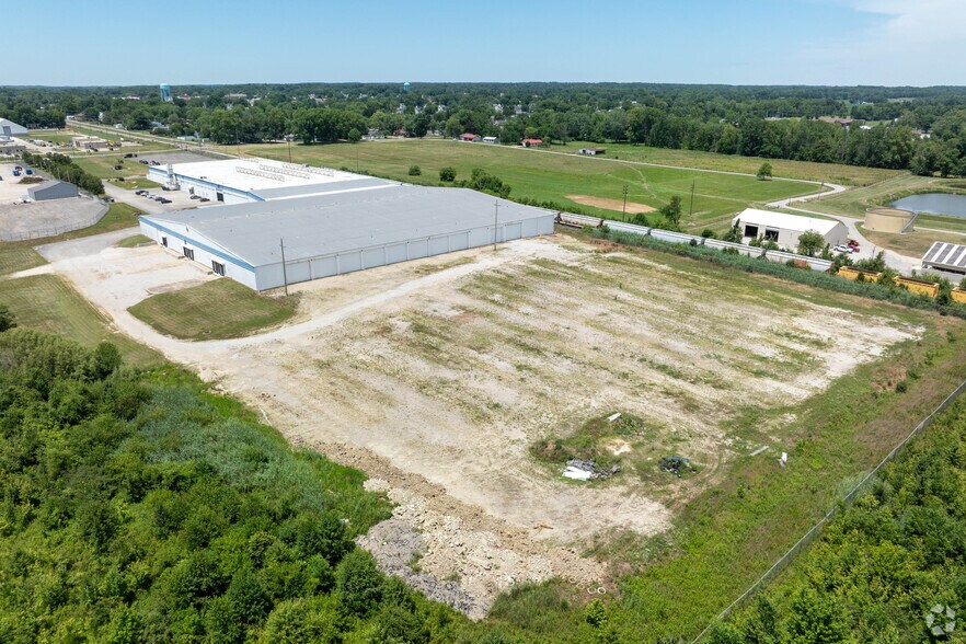 325 12th St SE, Linton, IN à louer - Photo de l’immeuble – Image 3 sur 22