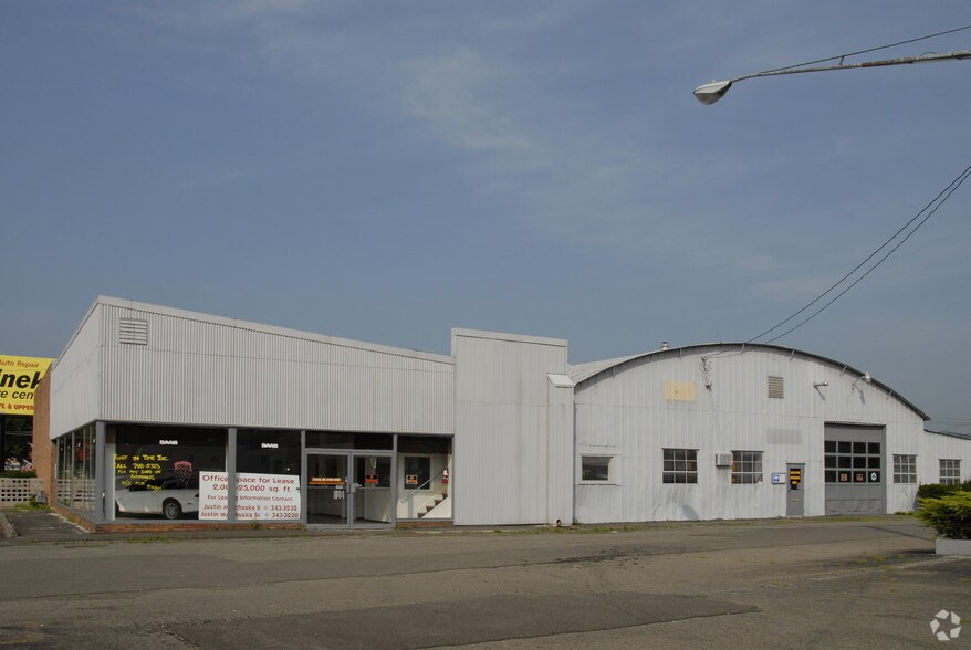 701-711 E Main St, Endicott, NY à vendre - Photo de l’immeuble – Image 2 sur 5