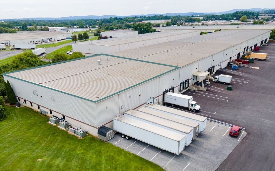 100 Corporate Dr, Reading, PA à louer - Photo de l’immeuble – Image 1 sur 18