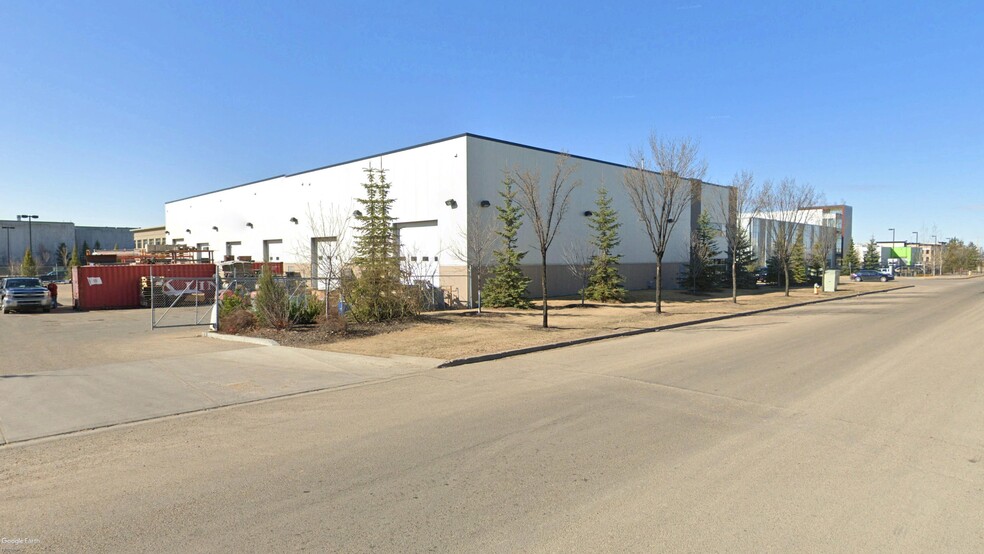 5321-5341 47 St NW, Edmonton, AB à louer - Photo de l’immeuble – Image 3 sur 4