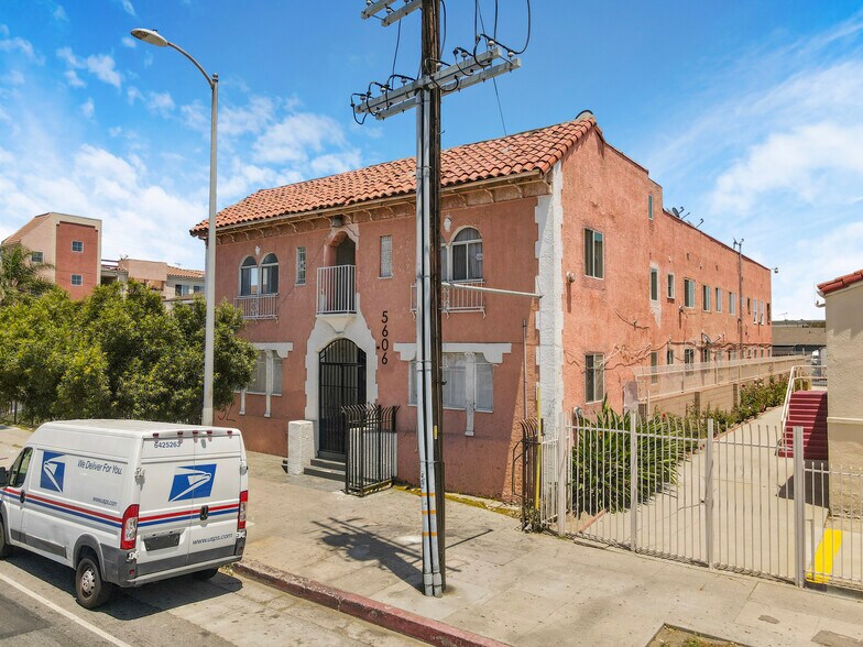 5606 S Figueroa St, Los Angeles, CA à vendre - Photo de l’immeuble – Image 2 sur 19
