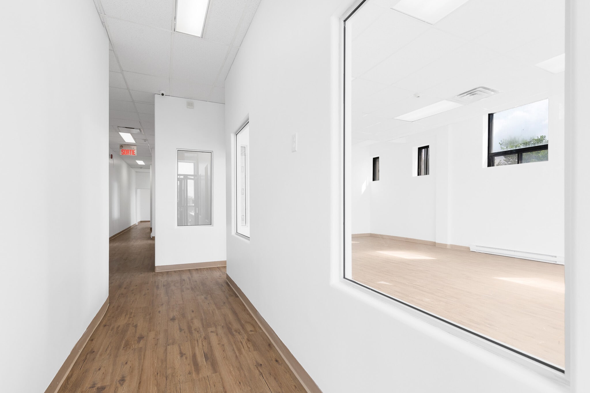 5215-5217 Rue de la Savane, Montréal, QC à louer Photo intérieure– Image 1 sur 12
