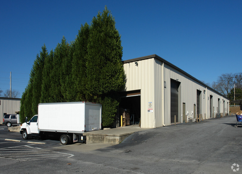 450 S Cemetery St, Norcross, GA à louer - Photo de l’immeuble – Image 1 sur 17