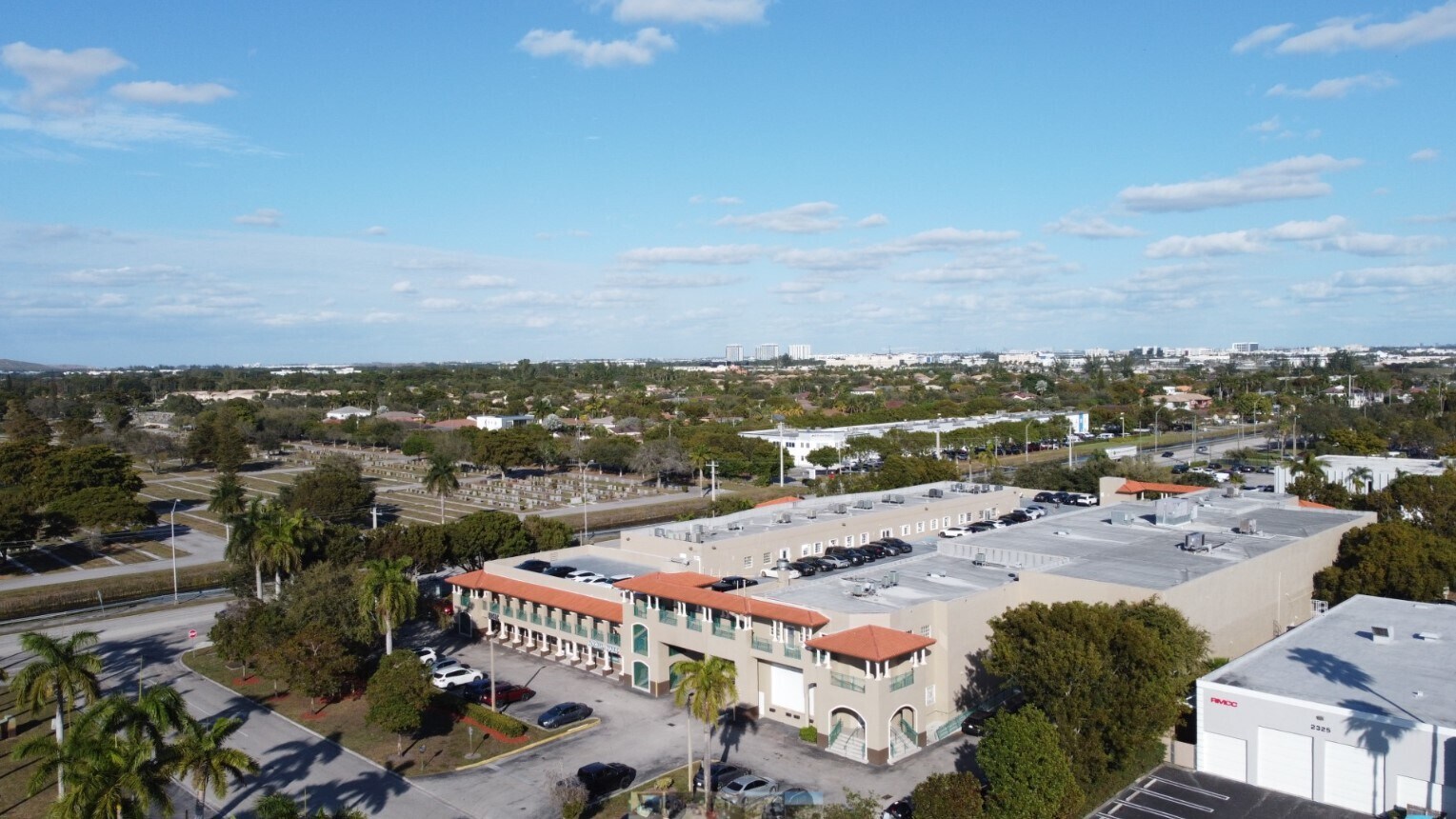 10200 NW 25th St, Doral, FL à vendre Photo principale– Image 1 sur 56