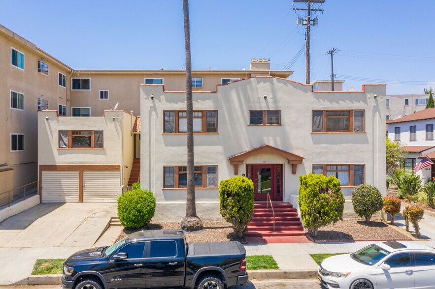 207 Mira Mar Ave, Long Beach, CA à vendre - Photo de l’immeuble – Image 3 sur 12