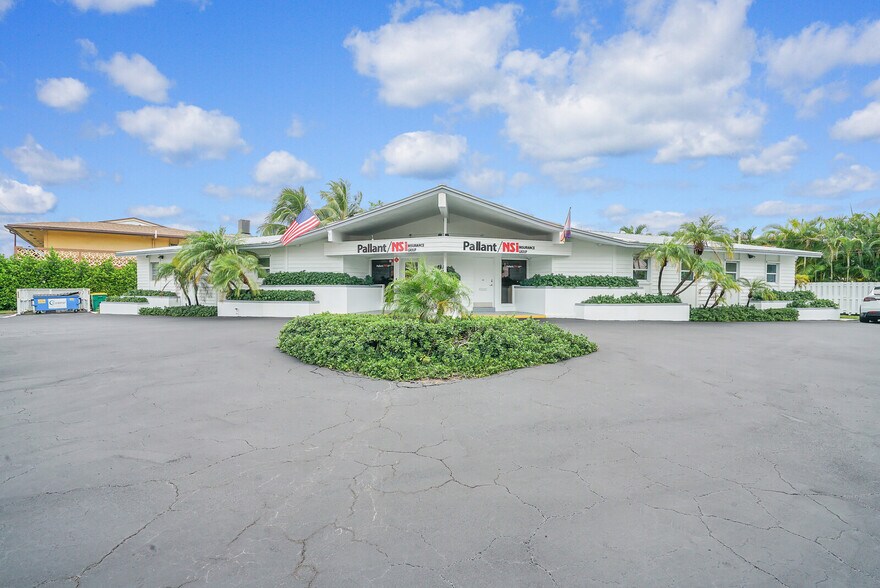 1800 NE 26th St, Wilton Manors, FL à louer - Photo de l’immeuble – Image 1 sur 25