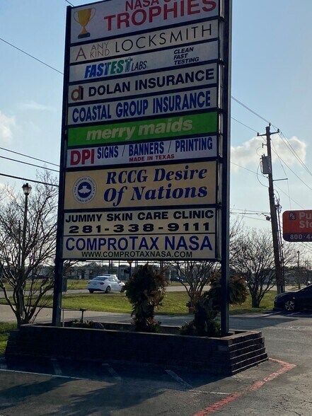 401 E Nasa Rd 1, Webster, TX à louer - Photo de l’immeuble – Image 3 sur 4