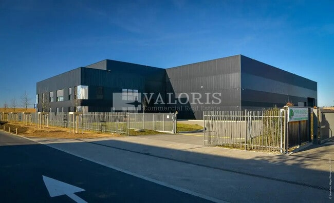 Plus de détails pour Local d'activités à louer