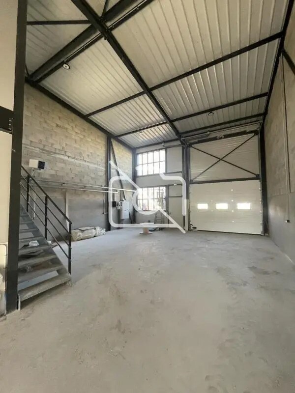 Industriel/Logistique dans Ormoy à louer Photo intérieure– Image 1 sur 4