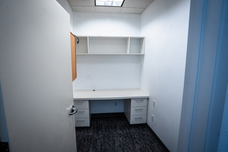 816 W Yosemite Ave, Madera, CA à louer - Photo de l’immeuble – Image 3 sur 15