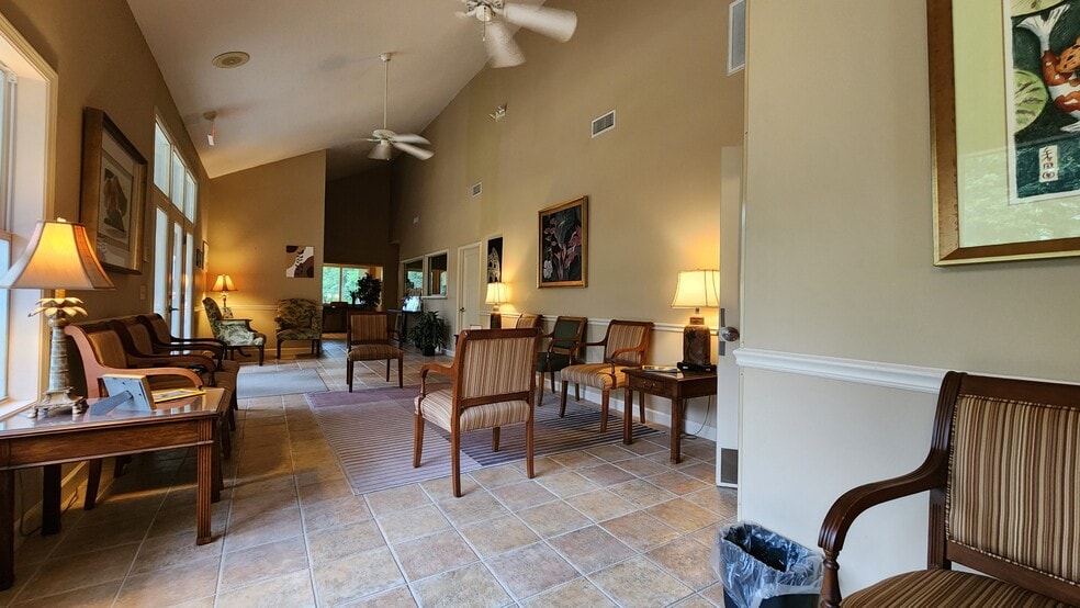 900 Garden Gate Cir, Pensacola, FL à vendre - Hall d’entrée – Image 2 sur 4