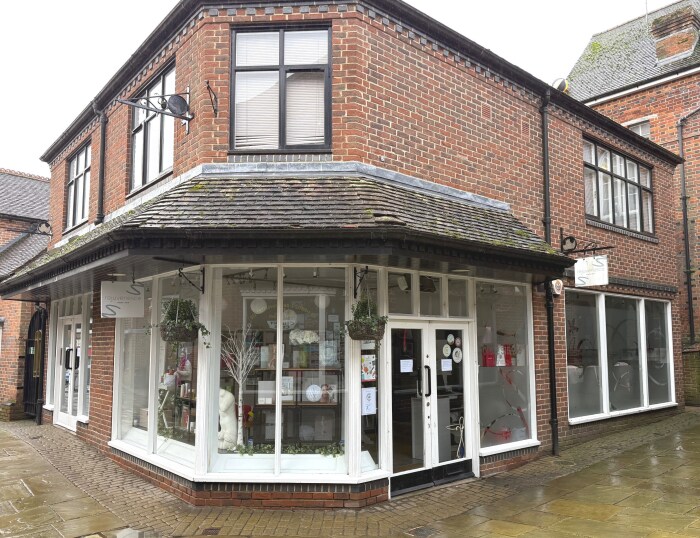 3 High St, Marlborough à louer Photo principale– Image 1 sur 5