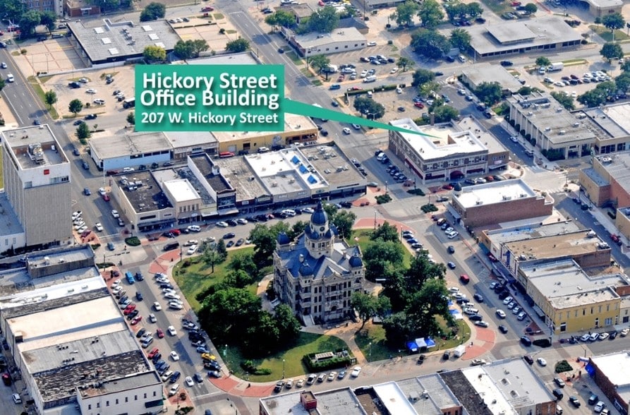 207 W Hickory St, Denton, TX à louer - Aérien – Image 2 sur 9