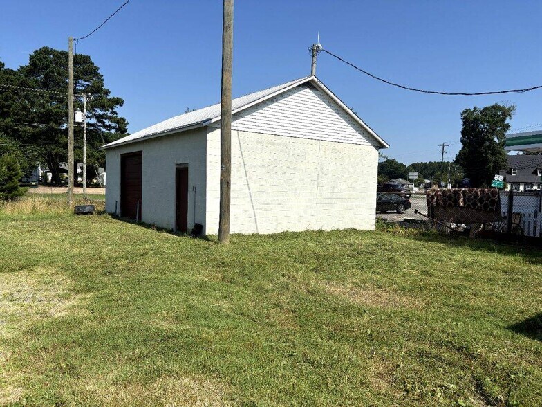 26 Main Street, Mathews, VA à vendre - Photo de l’immeuble – Image 2 sur 10
