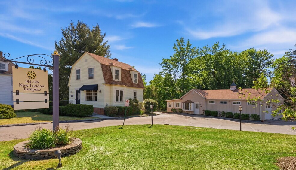 194-196 New London Tpke, Glastonbury, CT à vendre - Photo principale – Image 1 sur 22