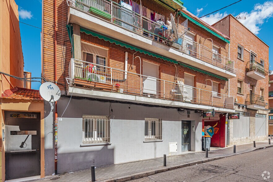 Immeuble residentiel dans Madrid, Madrid à vendre - Photo de l’immeuble – Image 2 sur 2