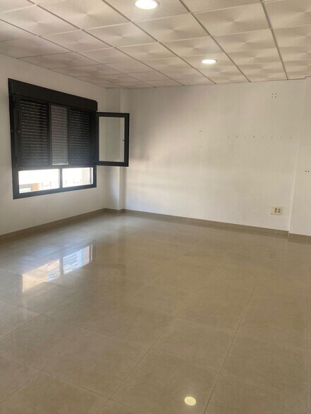 Bureau dans El Ejido, Almería à vendre - Photo de l’immeuble – Image 3 sur 9