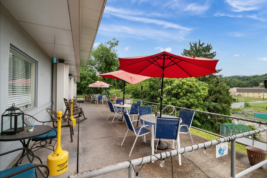 123 Hamilton Ave, Turtle Creek, PA à vendre - Photo de l’immeuble – Image 2 sur 28