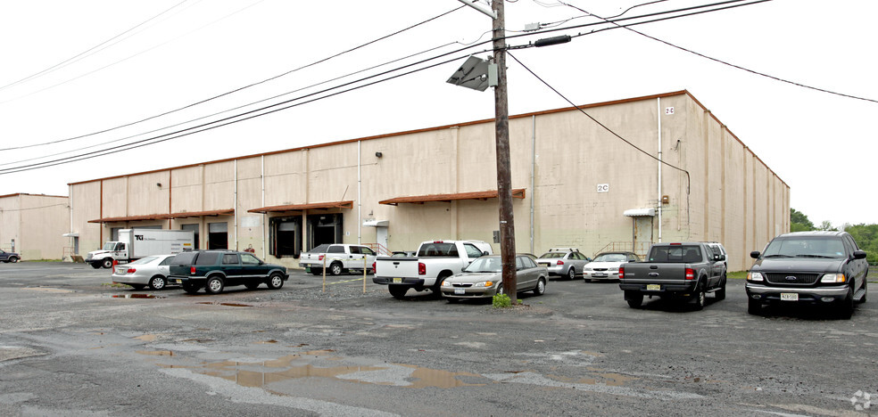2C Terminal Way, Avenel, NJ à louer - Photo de l’immeuble – Image 3 sur 4