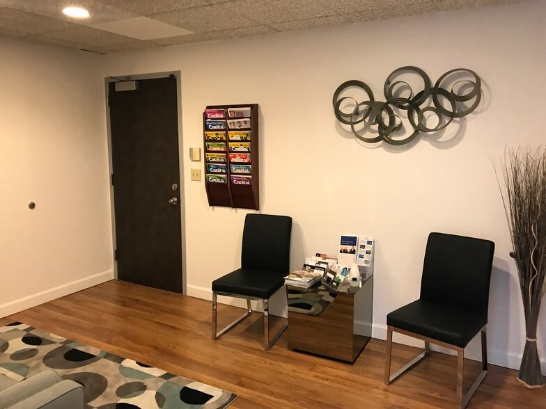 700 E Dania Bch Blvd, Dania, FL à louer - Photo intérieure – Image 3 sur 4