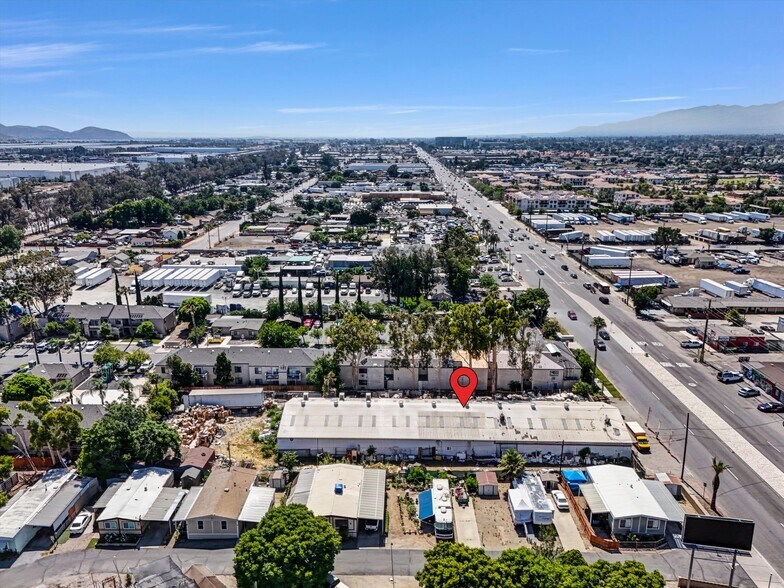 18189 Valley Blvd, Bloomington, CA à vendre - Photo de l’immeuble – Image 3 sur 22