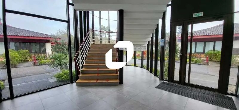 Bureau dans Mérignac à louer - Photo de l’immeuble – Image 2 sur 4
