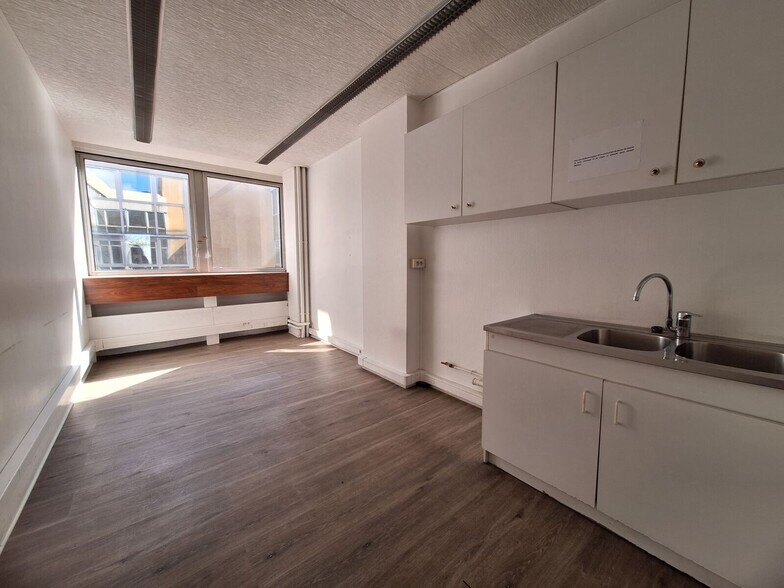 Bureau dans Bordeaux à vendre - Photo de l’immeuble – Image 3 sur 14