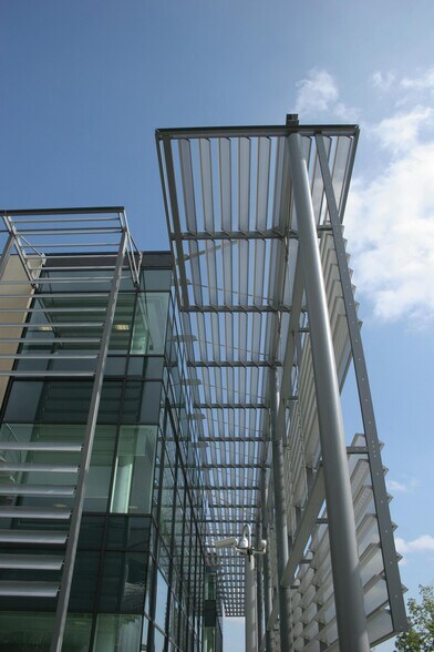 Sanderson Rd, Uxbridge à louer - Photo de l’immeuble – Image 3 sur 3