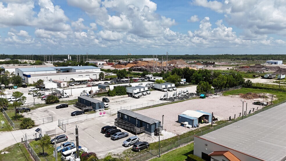 8101 Mainline Pky, Fort Myers, FL à louer - Photo de l’immeuble – Image 2 sur 10