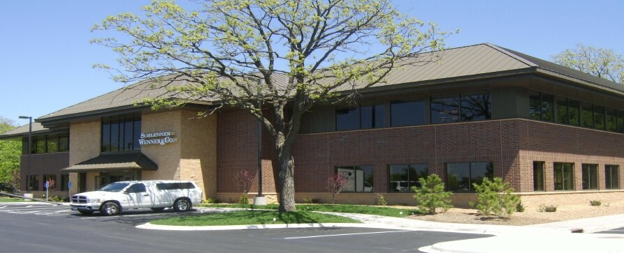 630 Roosevelt Rd, Saint Cloud, MN à vendre - Photo de l’immeuble – Image 3 sur 18