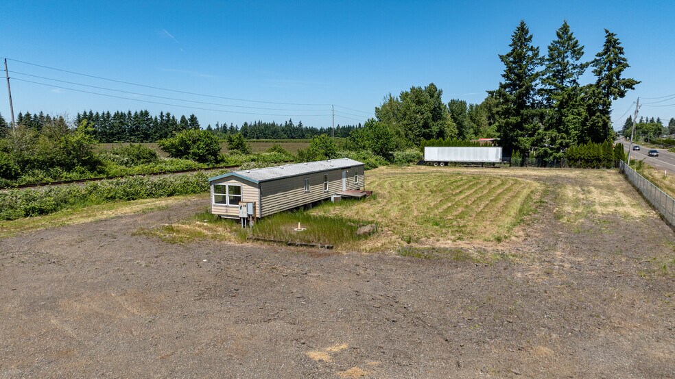 18767 Highway 99 E, Hubbard, OR à vendre - Photo de l’immeuble – Image 3 sur 8