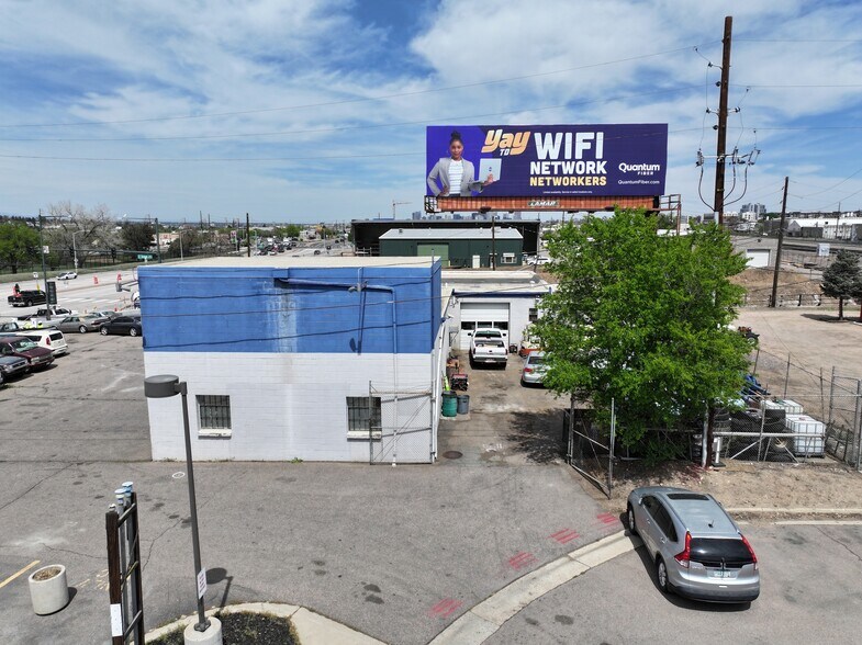 1600 S Santa Fe Dr, Denver, CO à louer - Photo de l’immeuble – Image 3 sur 16