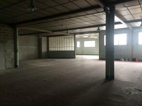 Local d'activités dans Vaux-le-Pénil à vendre Photo intérieure– Image 1 sur 7