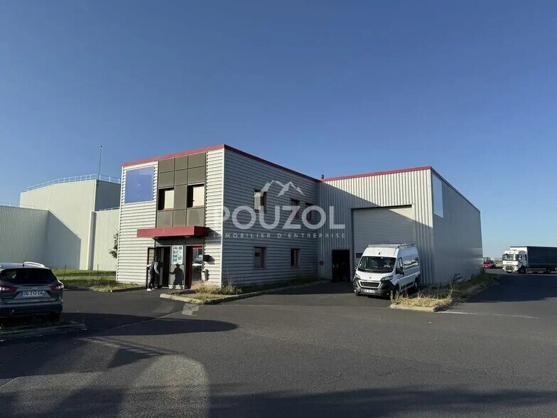 Local d’activités dans Gerzat à louer - Photo de l’immeuble – Image 1 sur 12