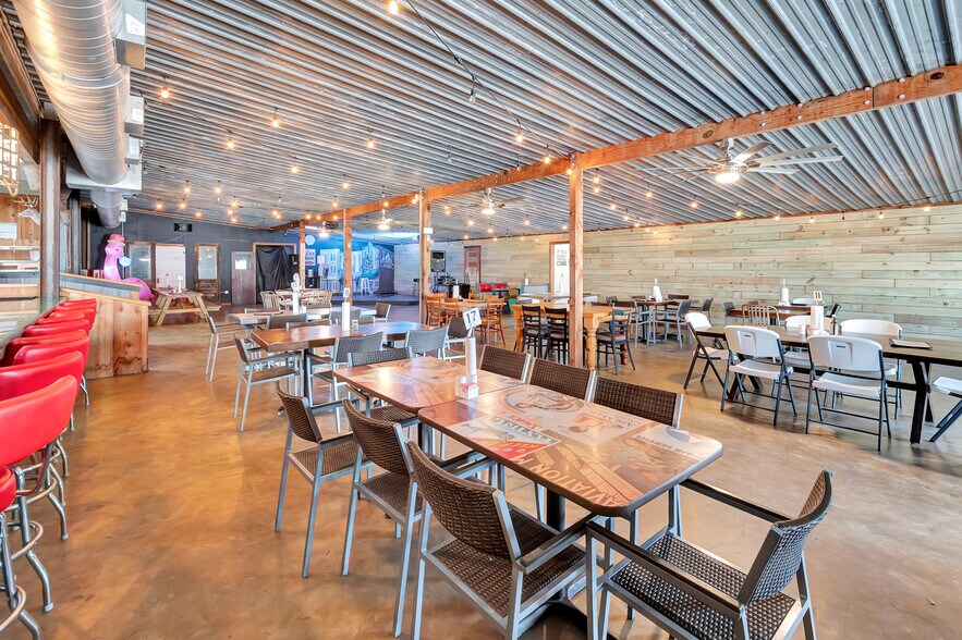 321 Kolle Road, Inez, TX à vendre - Photo intérieure – Image 3 sur 33