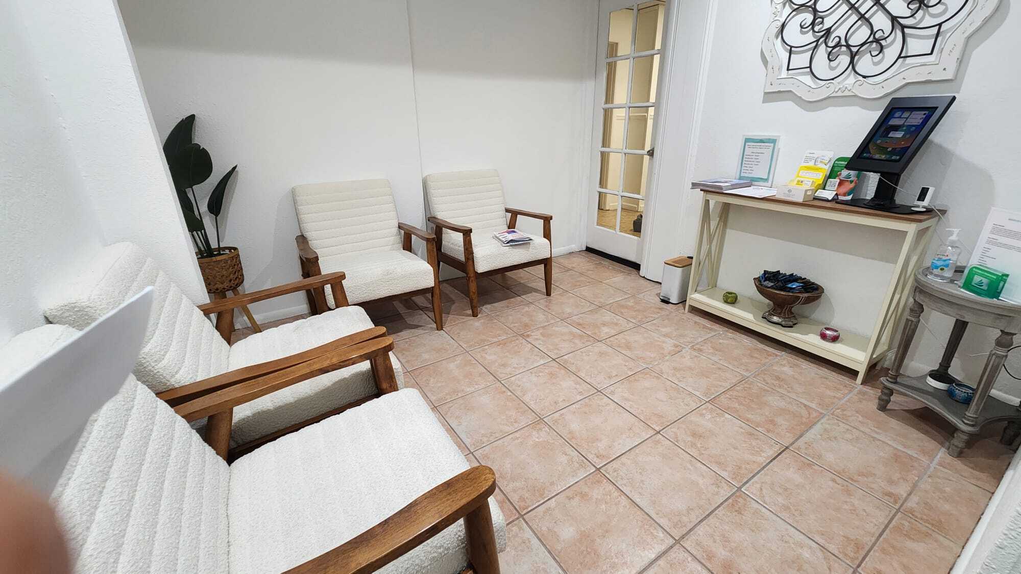 7800 W Oakland Park Blvd, Sunrise, FL à louer Photo intérieure– Image 1 sur 16
