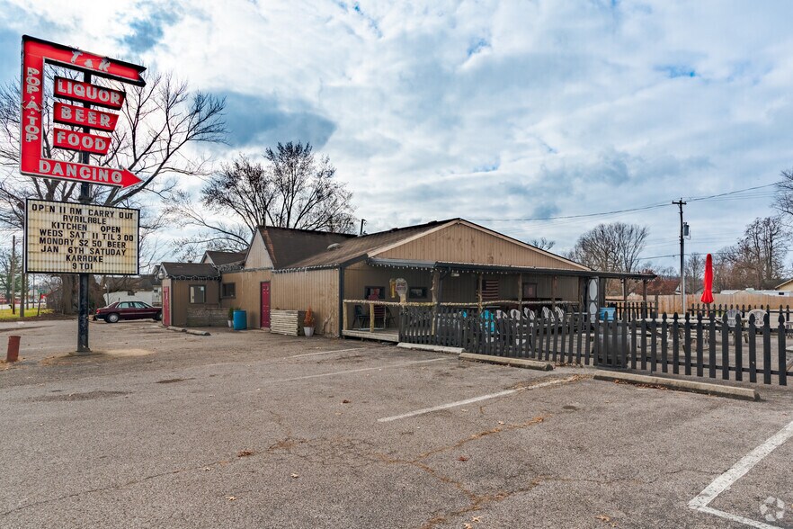 199 E Hwy 60, Pekin, IN à vendre - Photo principale – Image 1 sur 31