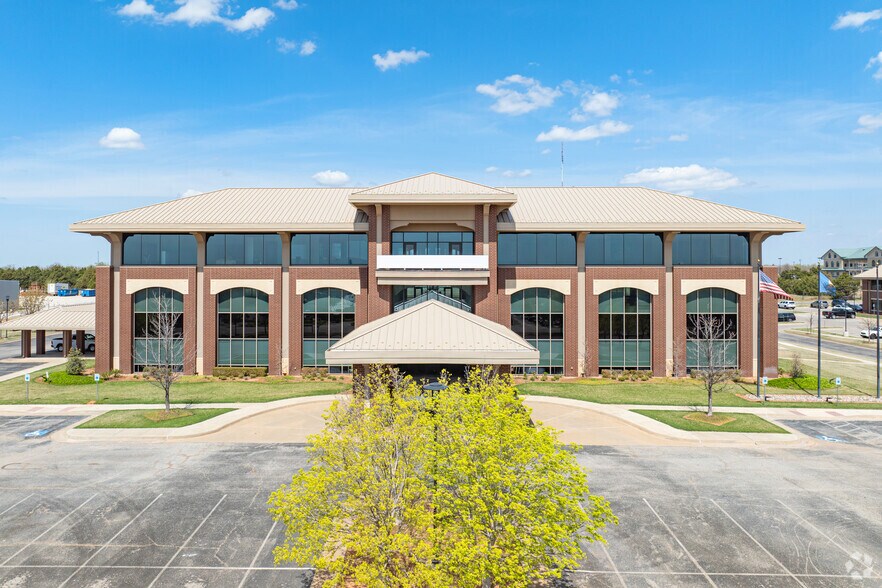 601 E Britton Rd, Oklahoma City, OK à louer - Photo de l’immeuble – Image 1 sur 8